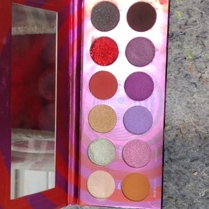 Delanci eyeshadow palette maelstrom